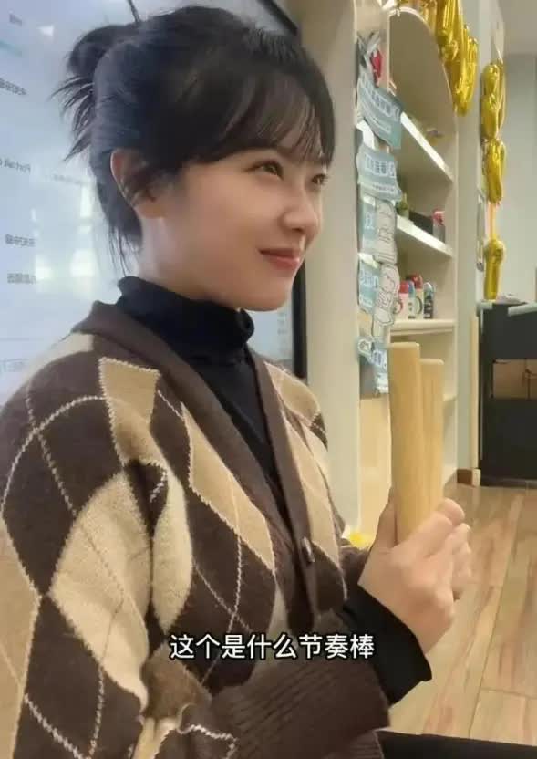 Tự tin để mặt mộc quay hình, cô giáo hot girl đình đám khiến nhiều người ngã ngửa: 'Tắt chế độ làm đẹp, mỹ nhân cũng chẳng còn' - Ảnh 5. Tự tin để mặt mộc quay hình, cô giáo hot girl đình đám khiến nhiều người ngã ngửa: 'Tắt chế độ làm đẹp, mỹ nhân cũng chẳng còn' - Ảnh 5.
