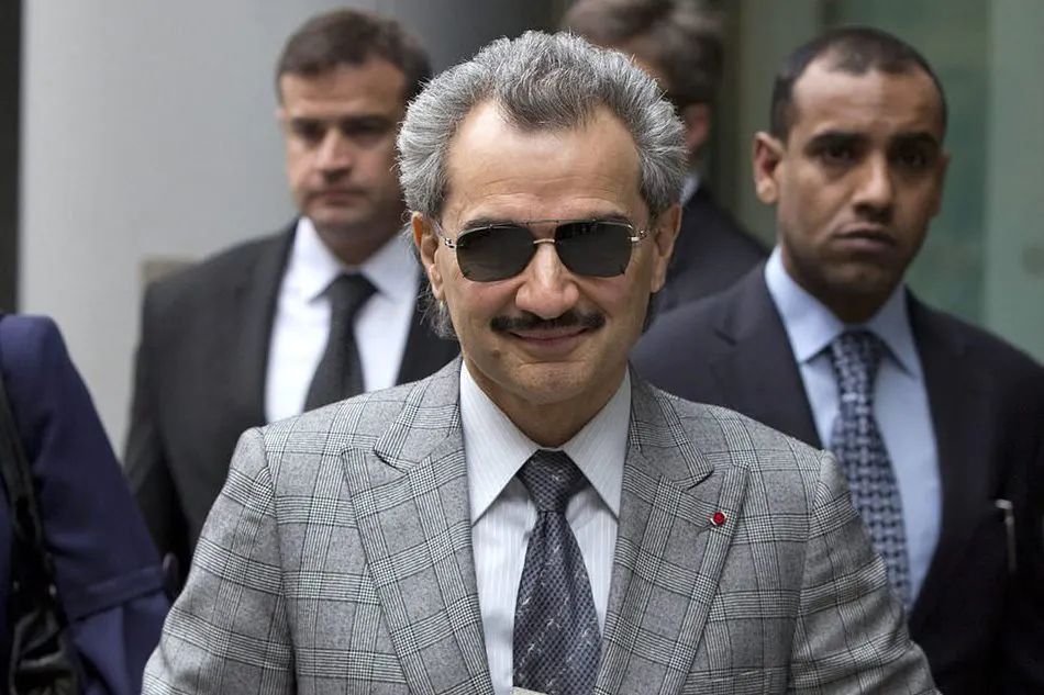 Khối tài sản khổng lồ của Hoàng tử Alwaleed bin Talal - người giàu nhất Ả Rập Xê Út - Ảnh 1.