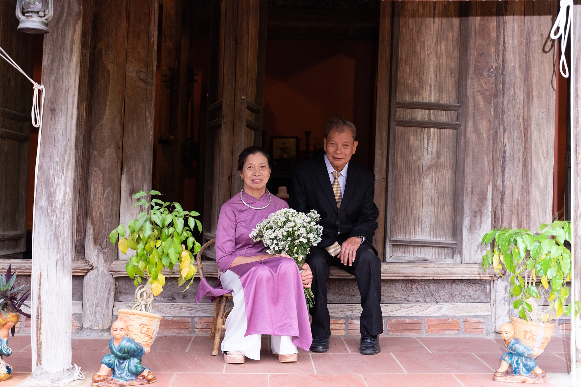 Đám cưới bí mật mang tên “45 năm chung 1 chiến hào”: Câu chuyện tình yêu chạm đến trái tim về những ngày của mẹ  - Ảnh 6.