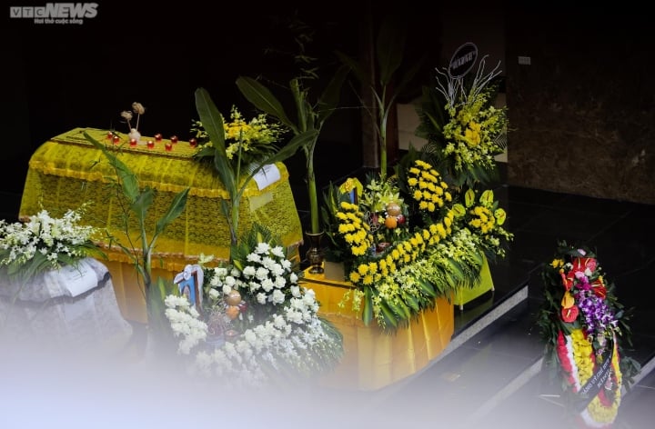 Nước mắt rơi mãi trong đám tang 4 bà cháu tử vong ở Hà Nội - Ảnh 1.