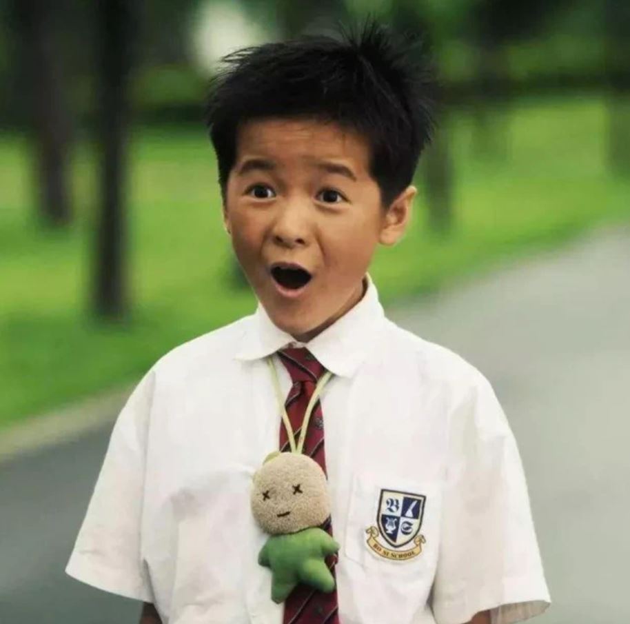 Con trai màn ảnh của Châu Tinh Trì gây tranh cãi với loạt ảnh mặc bikini gợi cảm sau 15 năm - Ảnh 7.