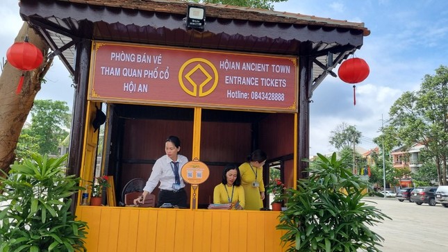 Hội An ngày đầu 'siết' vé tham quan phố cổ - Ảnh 2. Hội An ngày đầu 'siết' vé tham quan phố cổ - Ảnh 2.