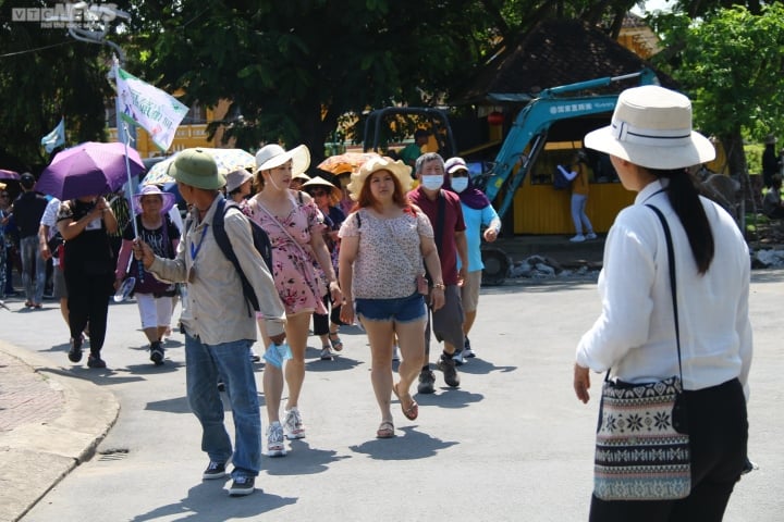 Hội An bán 4.500 vé tham quan phố cổ trong ngày đầu không bỏ lọt khách đoàn - Ảnh 2.