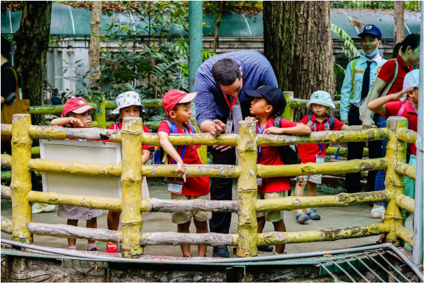 Học sinh trường quốc tế đắm chìm trong thế giới động vật kỳ thú ngay giữa trung tâm thành phố - Ảnh 2.