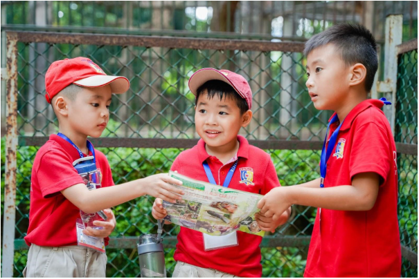 Học sinh trường quốc tế đắm chìm trong thế giới động vật kỳ thú ngay giữa trung tâm thành phố - Ảnh 3.