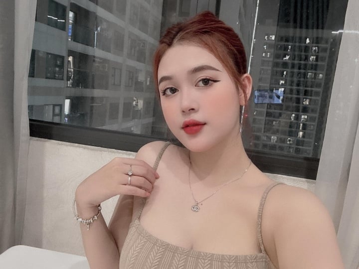 Vợ cầu thủ Vũ Tiến Long U22 Việt Nam: Gương mặt xinh đẹp, vóc dáng gợi cảm - Ảnh 10. Vợ cầu thủ Vũ Tiến Long U22 Việt Nam: Gương mặt xinh đẹp, vóc dáng gợi cảm - Ảnh 10.