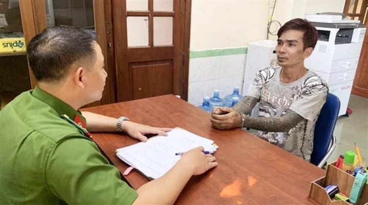 Bé trai 3 tuổi nghi bị ép hút ma túy: Khởi tố người mẹ và nhân tình - Ảnh 1. Bé trai 3 tuổi nghi bị ép hút ma túy: Khởi tố người mẹ và nhân tình - Ảnh 1.