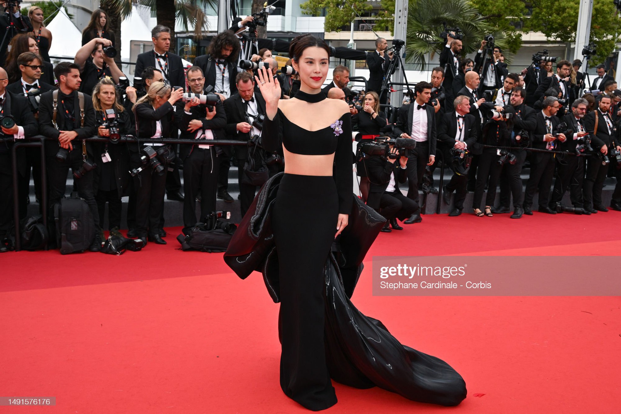 Thảm đỏ LHP Cannes 2023 ngày 4: Thang Duy đẹp tựa công chúa, Natalie Portman - Cate Blanchett nổi bật không kém cạnh - Ảnh 6. Thảm đỏ LHP Cannes 2023 ngày 4: Thang Duy đẹp tựa công chúa, Natalie Portman - Cate Blanchett nổi bật không kém cạnh - Ảnh 6.
