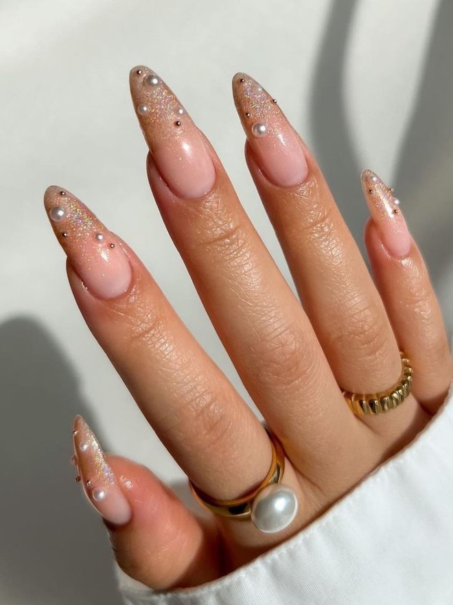 Hailey Bieber lại gây sốt với trend nail mới hợp với mùa hè nắng nóng - Ảnh 10.