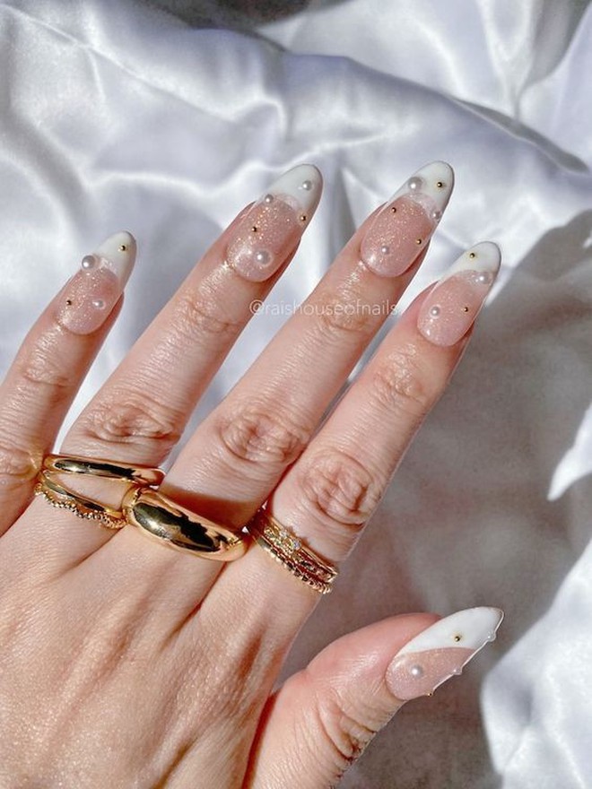 Hailey Bieber lại gây sốt với trend nail mới hợp với mùa hè nắng nóng - Ảnh 9.