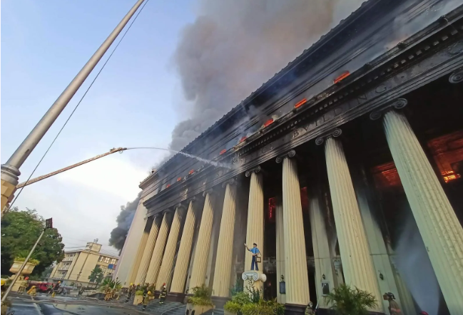 Cháy tòa nhà bưu điện ở thủ đô Philippines, 4 người bị thương - Ảnh 7.