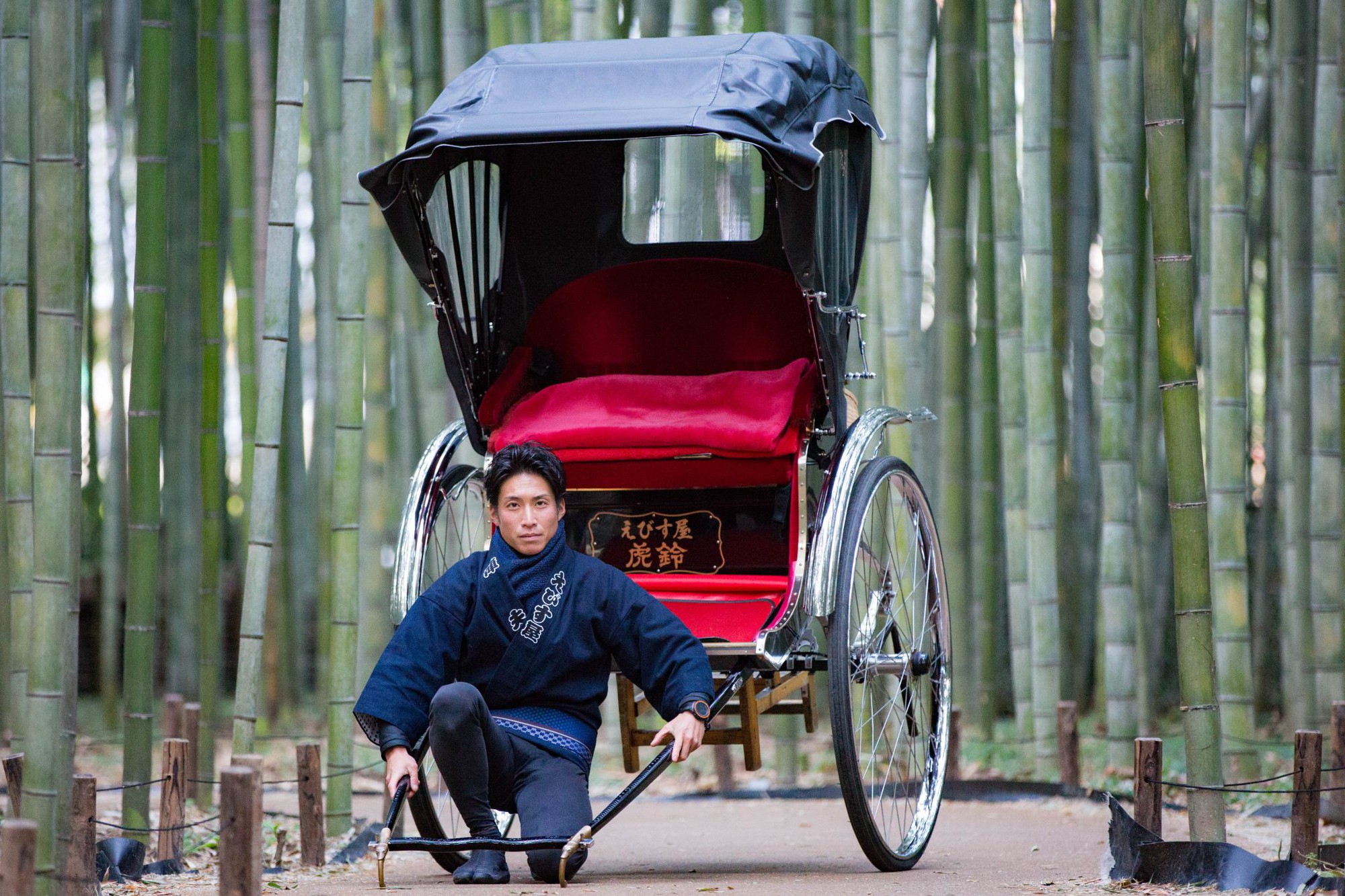 Phỏng vấn chàng trai làm nghề kéo xe trên đường phố Tokyo: Công việc vất vả nhưng thú vị bất ngờ