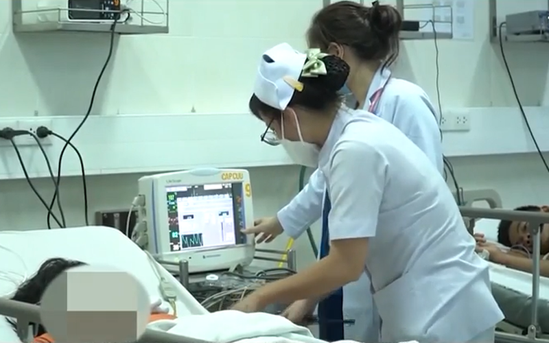 Vụ ngộ độc Botulinum tại TP Hồ Chí Minh: 2 người hồi phục hoàn toàn, 5 người phải thở máy - Ảnh 1.