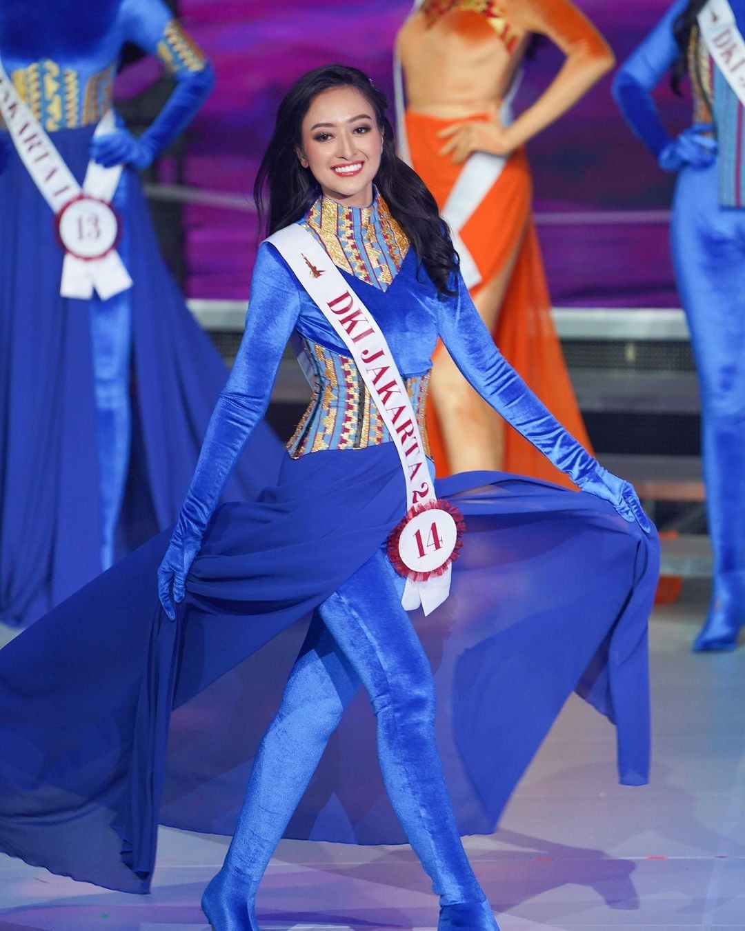Thí sinh Hoa hậu Indonesia mặc kín mít thi áo tắm - Ảnh 18.