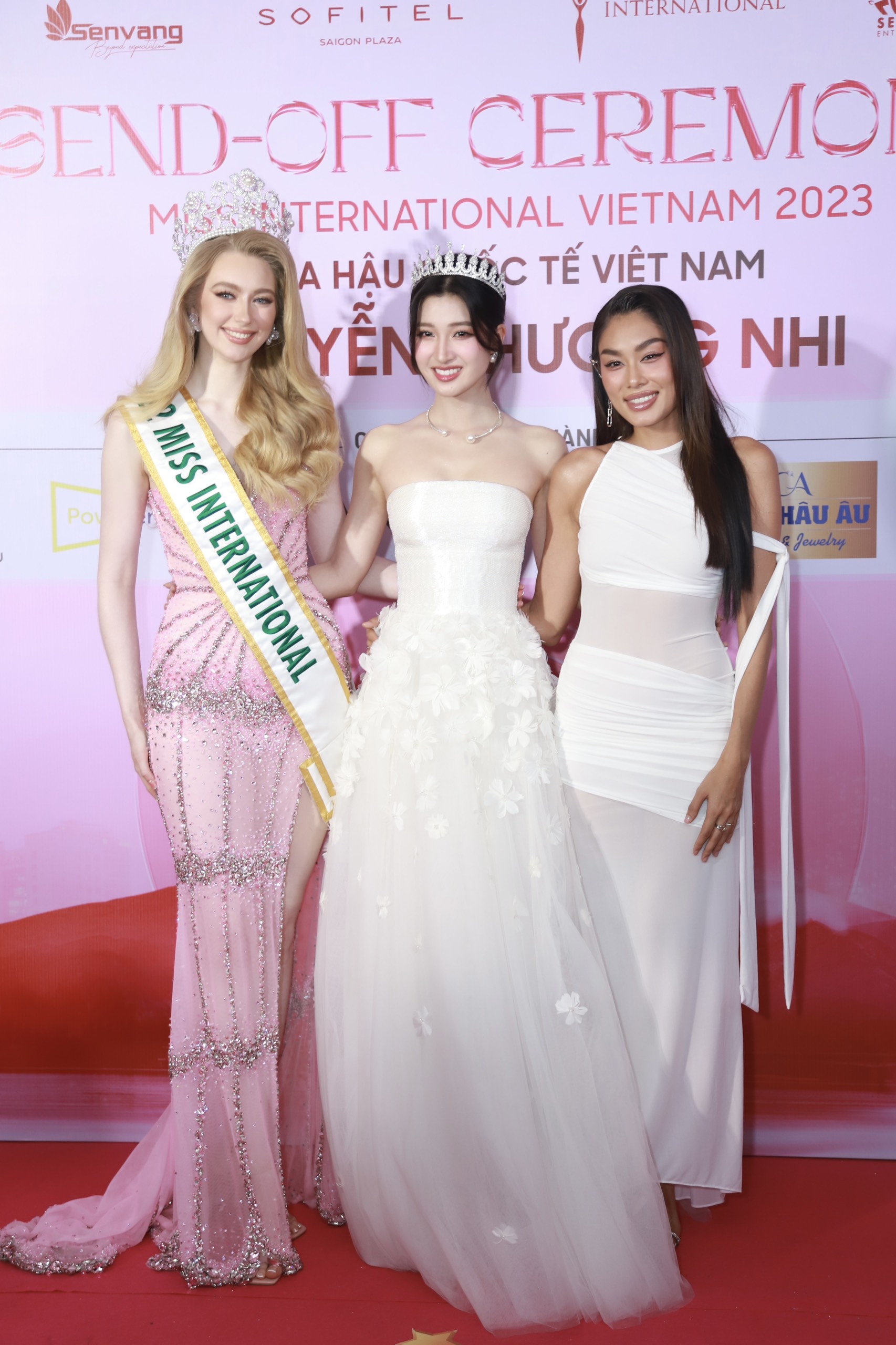 Dàn Hoa - Á hậu Vbiz hội ngộ chúc mừng Phương Nhi đại diện Việt Nam tham dự Miss International - Ảnh 4.