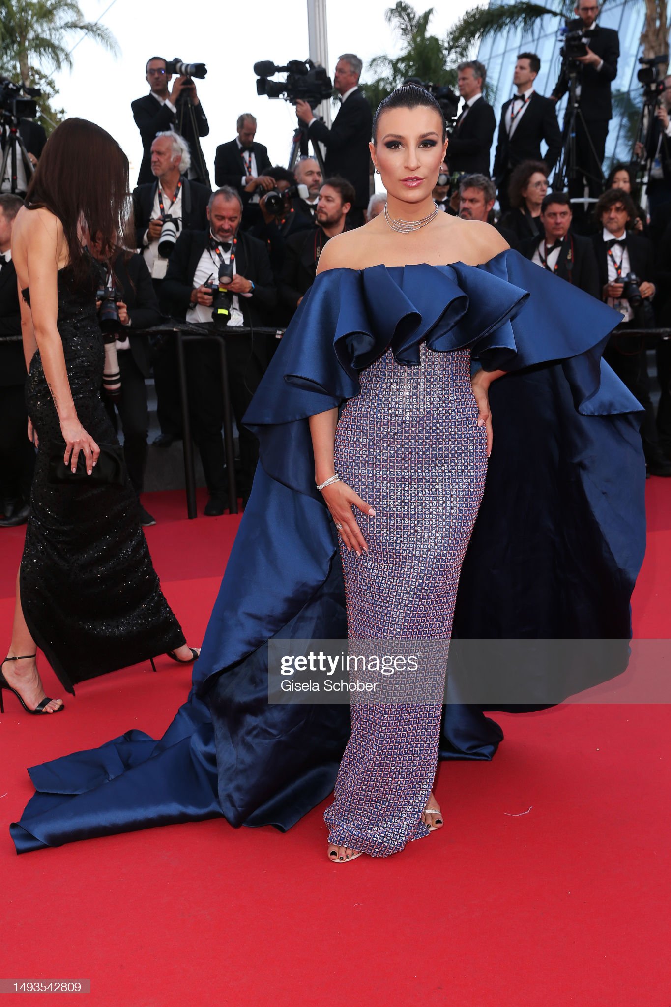 Thảm đỏ LHP Cannes ngày 11: &quot;Bà nội trợ kiểu Mỹ&quot; Eva Longoria xinh đẹp và quyến rũ, lấn át cả dàn sao - Ảnh 12.