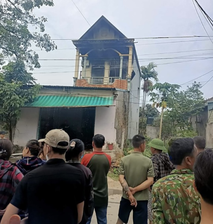 Cháy nhà khi bị khoá trái cửa ở Thanh Hoá, 2 người tử vong - Ảnh 1.