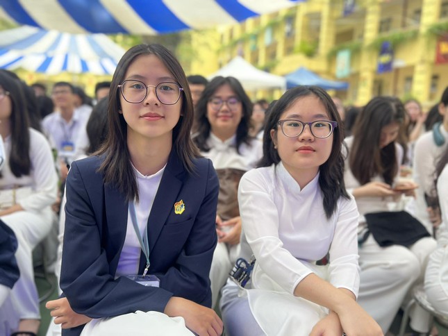 Tình trạng sử dụng công nghệ cao để gian lận thi ngày càng tinh vi, phức tạp - Ảnh 1. Tình trạng sử dụng công nghệ cao để gian lận thi ngày càng tinh vi, phức tạp - Ảnh 1.