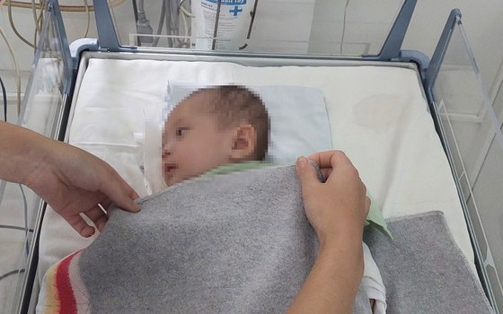 Vụ cháu bé 3 tháng tuổi bị bạo hành ở Đà Lạt: Sức khoẻ ổn định, chuẩn bị xuất viện
