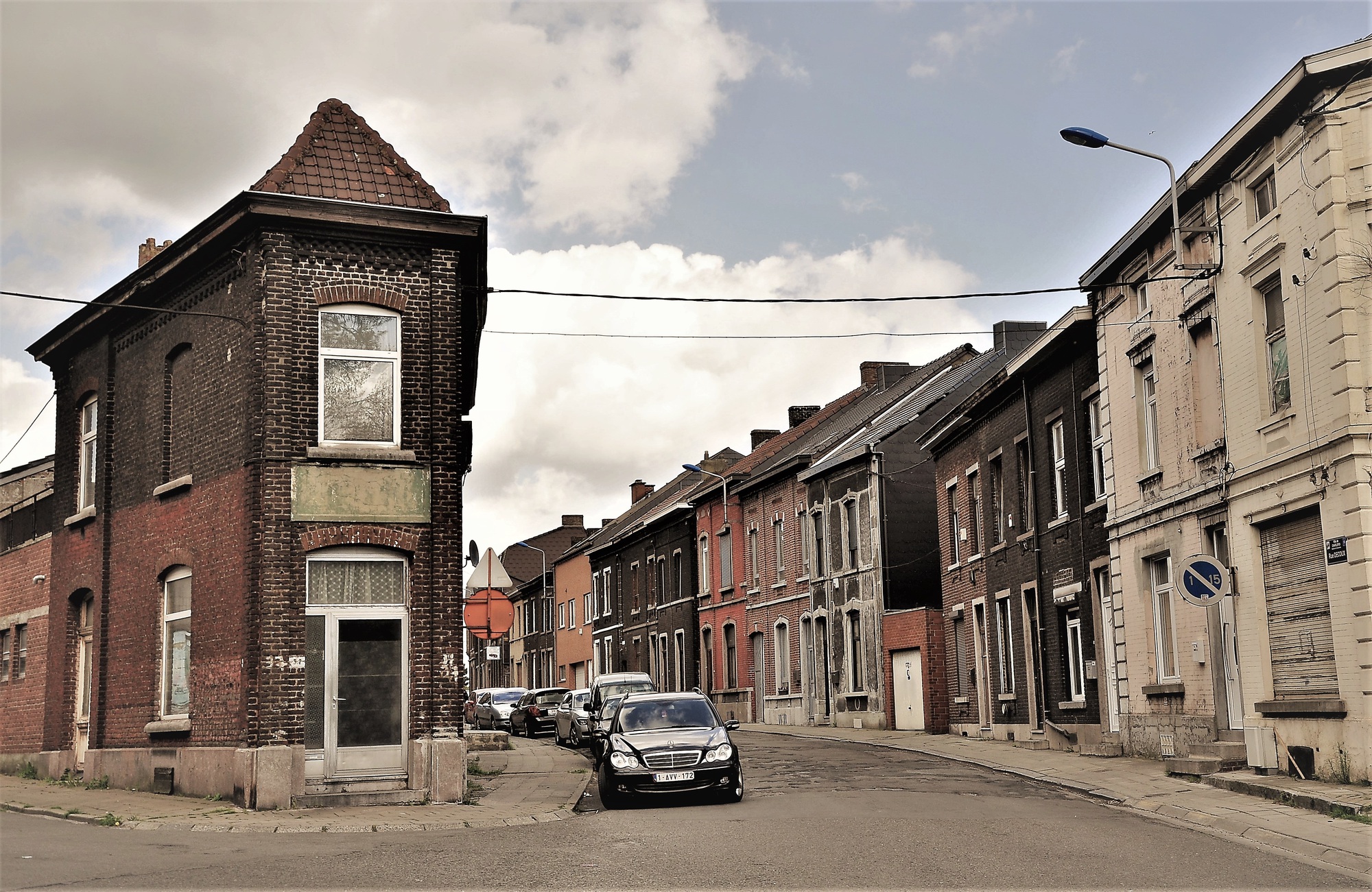 Thành phố xấu nhất thế giới Charleroi - điểm hút khách du lịch Bỉ