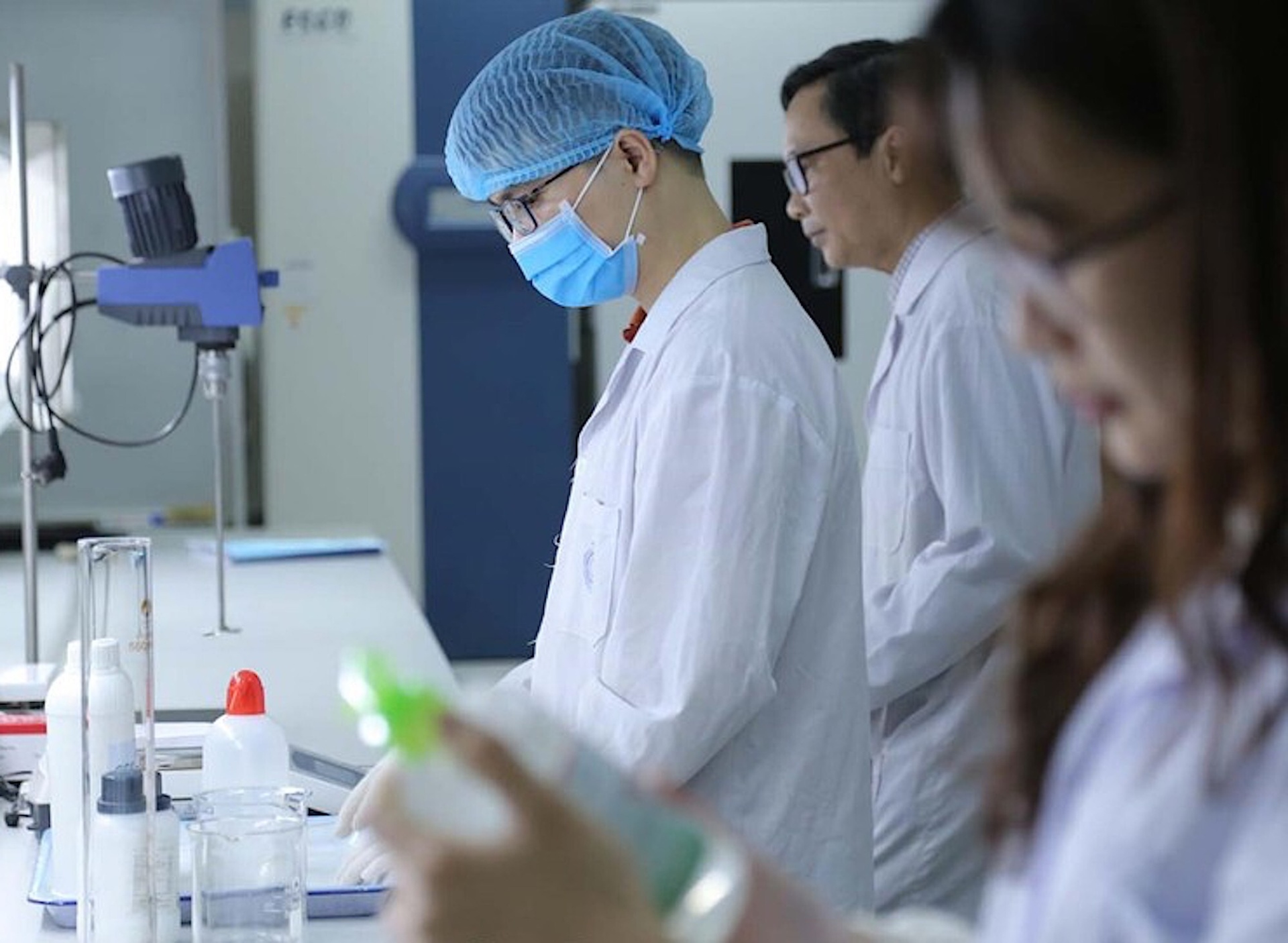 Tuyển sinh ng&agrave;nh Y c&oacute; m&ocirc;n Văn: Nhiều b&aacute;c sĩ phản đối - Ảnh 1.