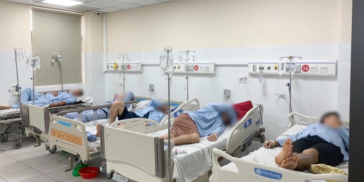 Ăn trứng cá sấu hỏa tiễn nấu mẻ, 6 người nhập viện cấp cứu - Ảnh 1. Ăn trứng cá sấu hỏa tiễn nấu mẻ, 6 người nhập viện cấp cứu - Ảnh 1.