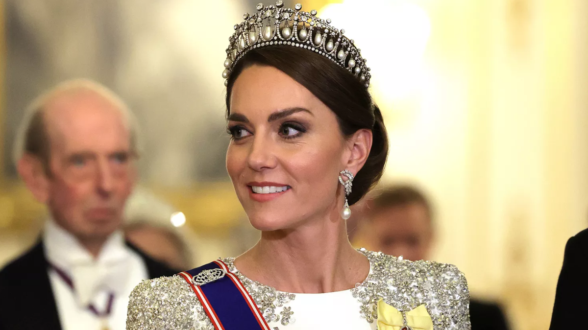 Kate “phá bỏ” truyền thống khi không đội vương miện vào lễ đăng quang?