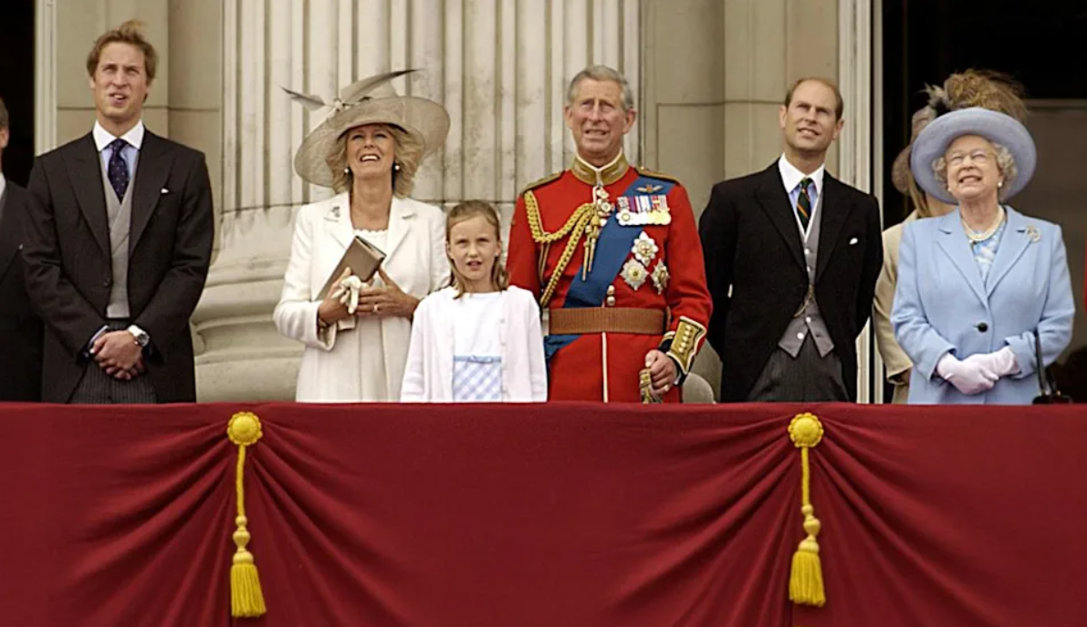 Nhìn lại tình yêu của Vua Charles và Vương hậu Camilla qua 6 cột mốc quan trọng  - Ảnh 4.