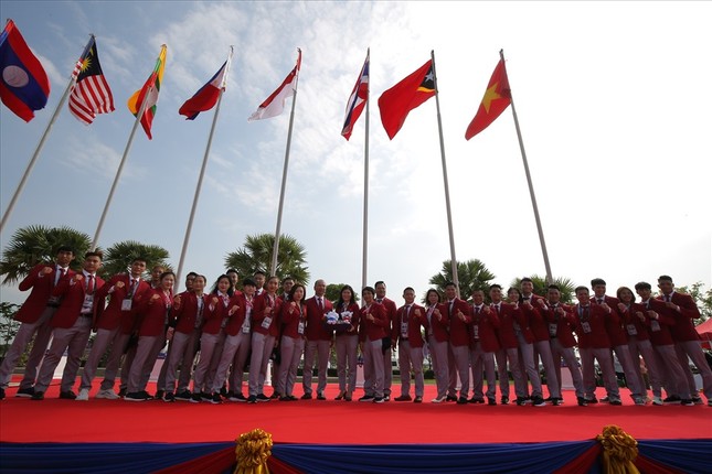 Khoảnh khắc quốc kỳ Việt Nam tung bay ở SEA Games 32 - Ảnh 3.