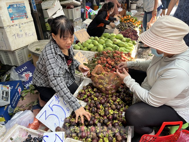 Hiện tượng lạ: Măng cụt rớt giá đầu vụ - Ảnh 1.