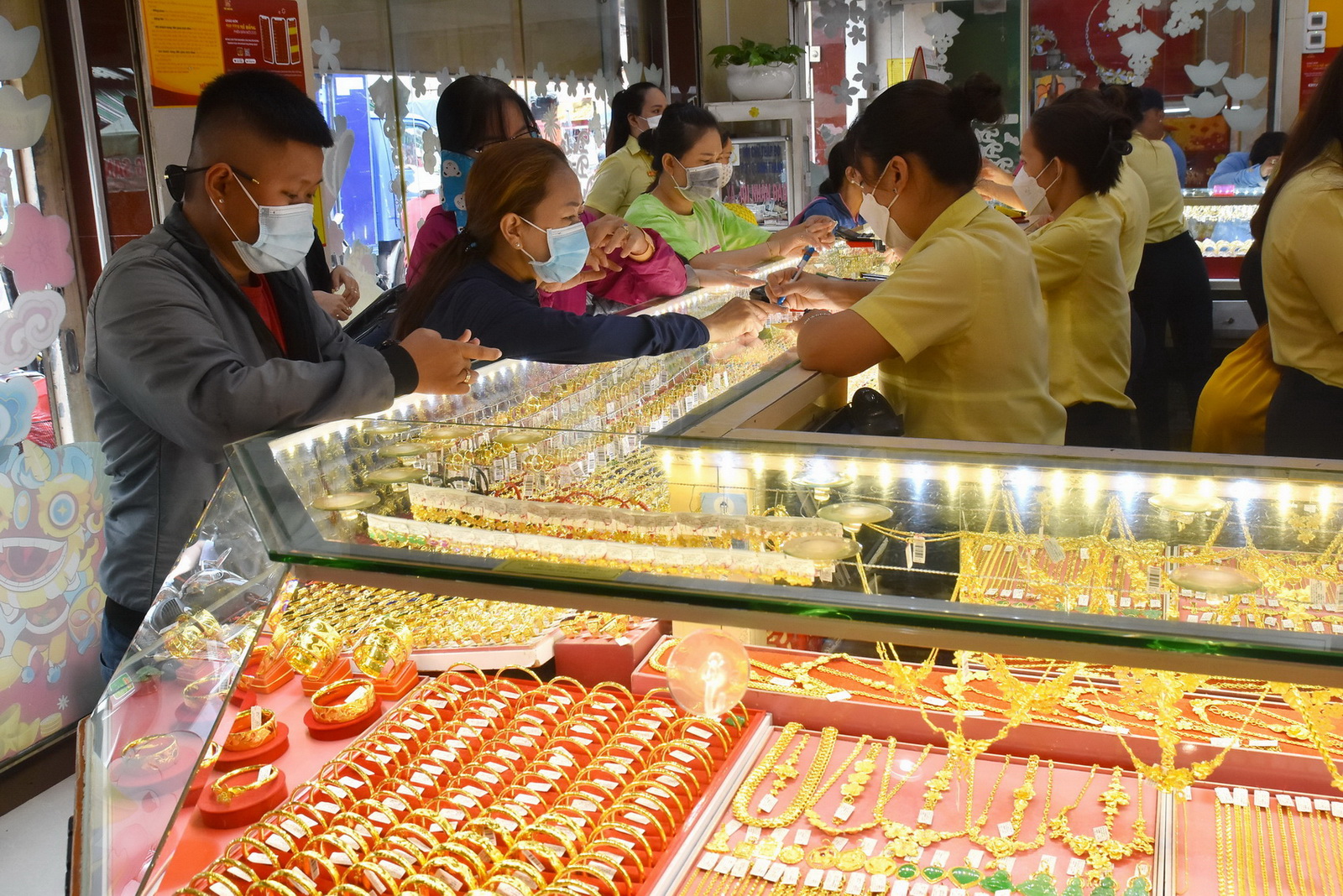 Giá vàng hôm nay 30-5: Tiếp tục lao dốc - Ảnh 1. Giá vàng hôm nay 30-5: Tiếp tục lao dốc - Ảnh 1.