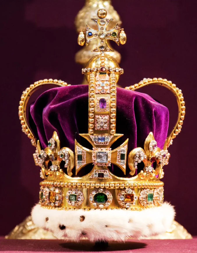 Vương miện và trang sức của Vua Charles được bảo vệ tuyệt mật trước thềm đăng quang - Ảnh 1.