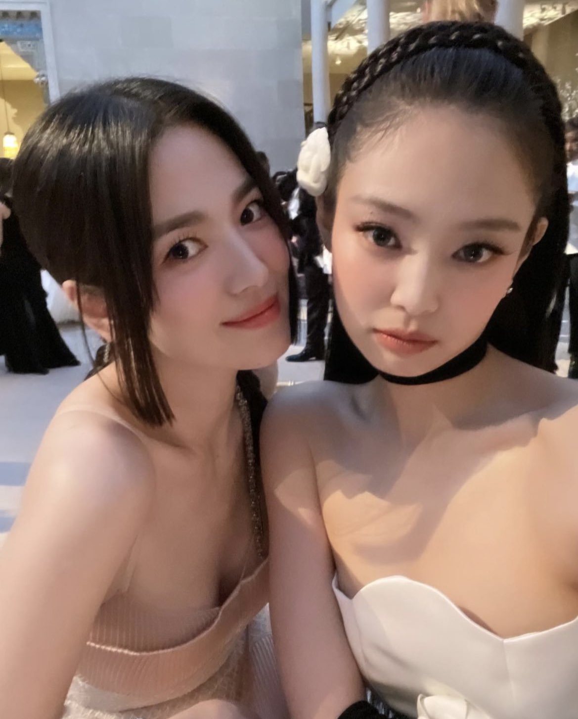 Biệt đội Hoa ngữ tại Met Gala 2023: Áp đảo team Hàn Quốc về số lượng nhưng dấu ấn nhạt nhòa, so với các tiền bối năm 2015 cũng thua đậm - Ảnh 5.