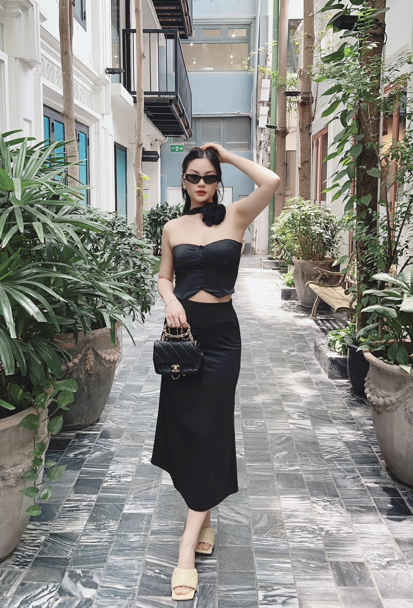 Hoa hậu Thanh Thủy, Tiểu Vy mặc gợi cảm đi nghỉ lễ - Ảnh 7.
