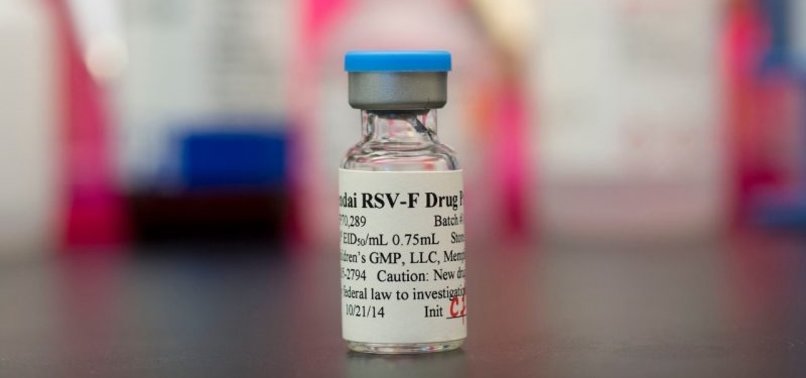 Mỹ trở thành quốc gia đầu tiên phê chuẩn vaccine phòng virus RSV - Ảnh 1.