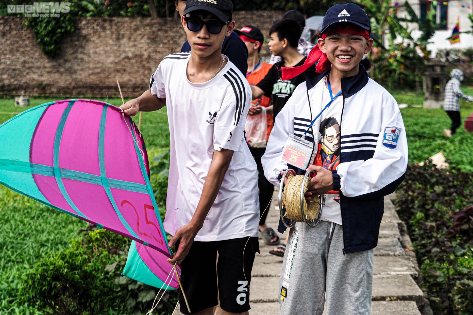 Về ngôi làng ở ngoại thành Hà Nội xem các thí sinh nhí tranh tài thả diều - Ảnh 10.