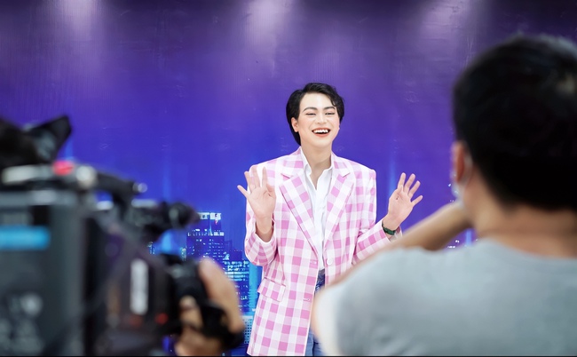 Nhãn hàng vẫn chọn Võ Hà Linh để livestream bất chấp giông bão: Dân mạng Việt chưa có tiền lệ tẩy chay triệt để và miếng bánh từ fan cực đoan vẫn quá hời? - Ảnh 4. Nhãn hàng vẫn chọn Võ Hà Linh để livestream bất chấp giông bão: Dân mạng Việt chưa có tiền lệ tẩy chay triệt để và miếng bánh từ fan cực đoan vẫn quá hời? - Ảnh 4.