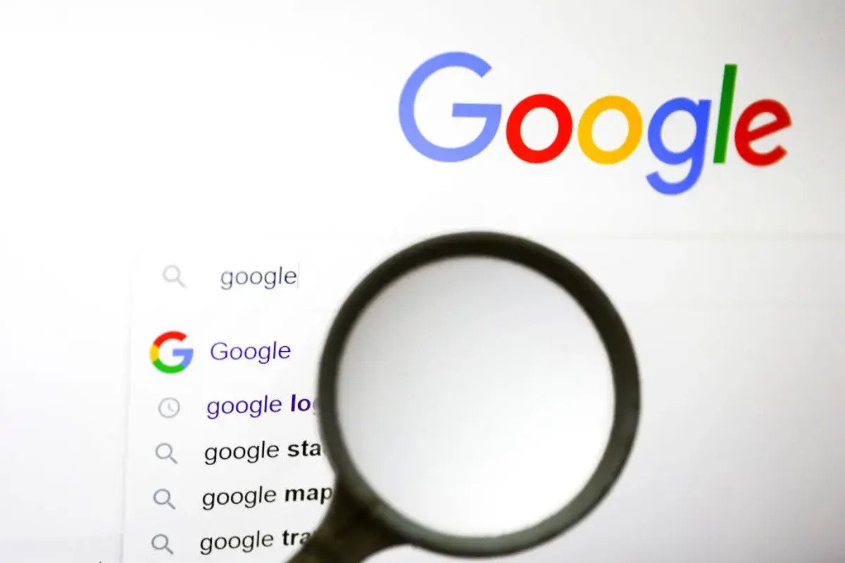 Google khuyến cáo người dùng đừng gõ gì lên thanh tìm kiếm vào ban đêm: Chuyện là sao? - Ảnh 2.