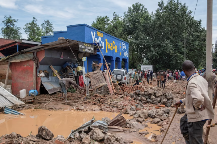 Lũ lụt và sạt lở đất ở Congo, Rwanda khiến hàng trăm người chết, hàng nghìn người mất nhà cửa - Ảnh 1.