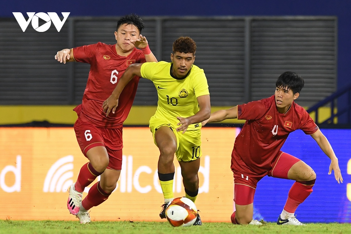 TRỰC TIẾP U22 Việt Nam 2 - 1 U22 Malaysia: Hai thẻ đỏ trong vòng 4 phút - Ảnh 5.