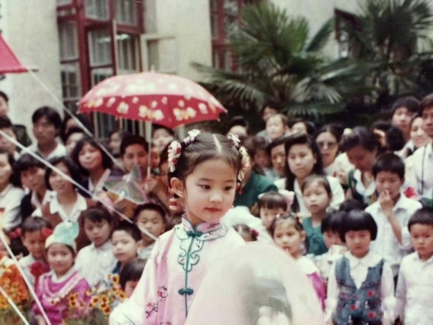 Lưu Diệc Phi cùng dàn mỹ nhân Hoa ngữ gây sốt với hình ảnh ngày bé - Ảnh 1. Lưu Diệc Phi cùng dàn mỹ nhân Hoa ngữ gây sốt với hình ảnh ngày bé - Ảnh 1.