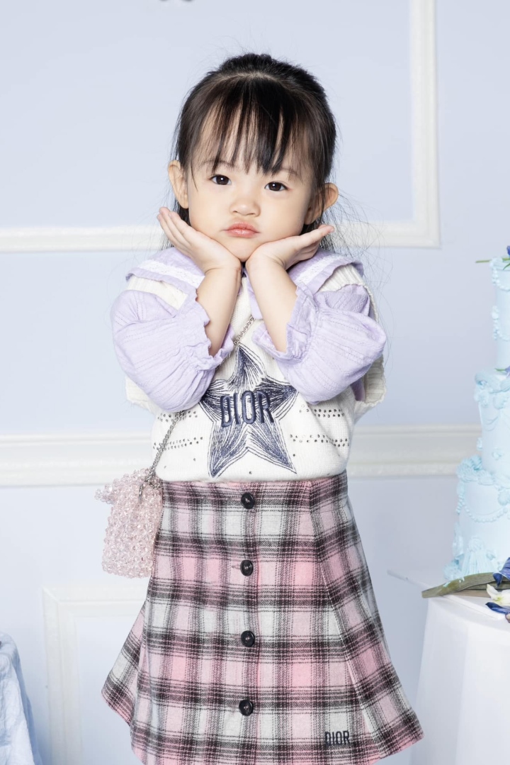 Con gái Cường Đô La - Đàm Thu Trang mới 2 tuổi đã 'dát' toàn hàng hiệu - Ảnh 20.