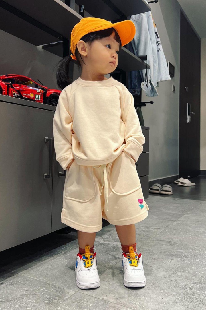 Con gái Cường Đô La - Đàm Thu Trang mới 2 tuổi đã 'dát' toàn hàng hiệu - Ảnh 6.