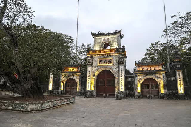 Khách Tây tò mò đi tìm điểm hình bàn cờ tướng trên bản đồ: Là nơi thu hút đông du khách bậc nhất ở Nam Định - Ảnh 3.