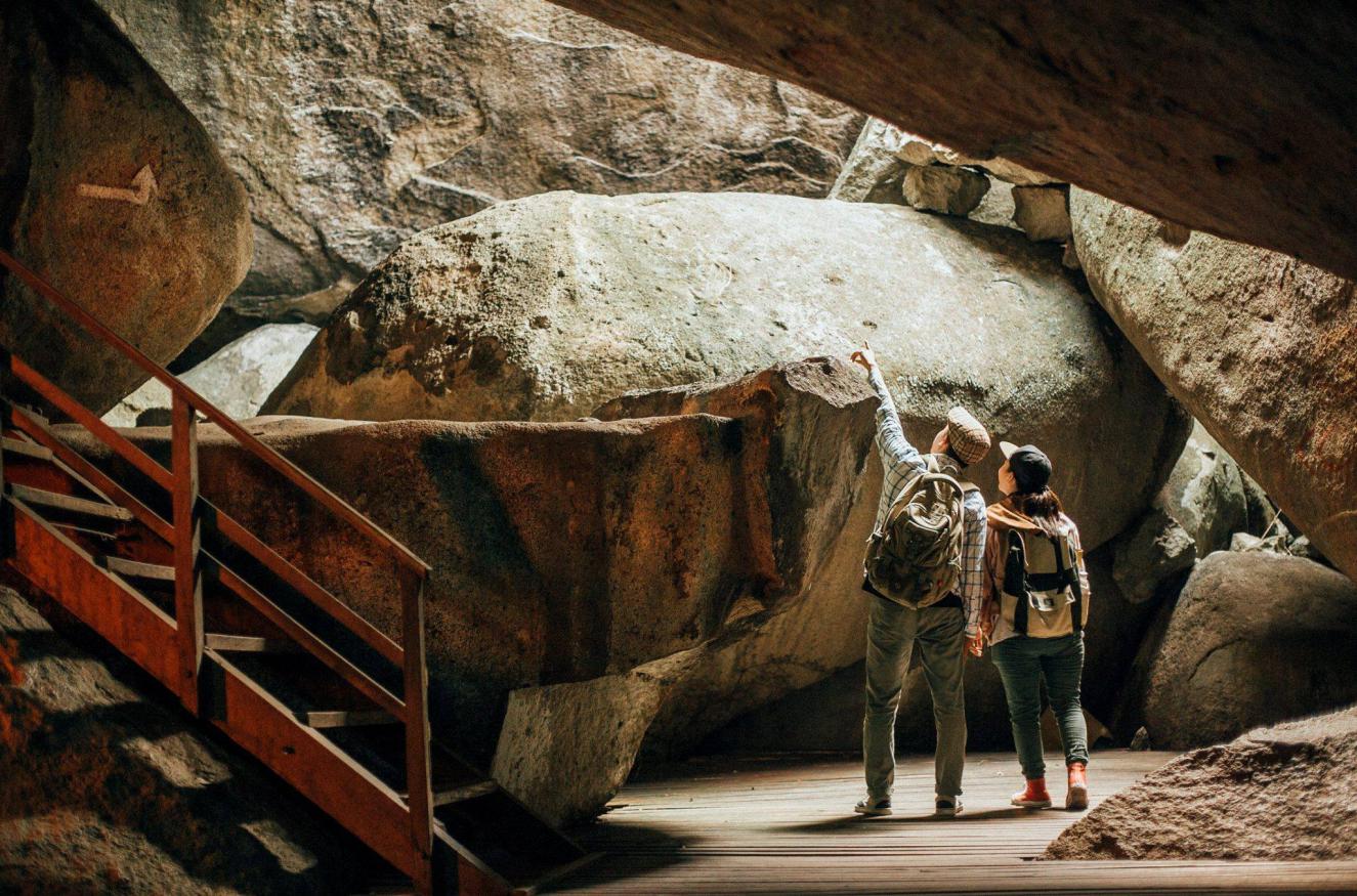 Bên trong mê cung hang Tức Dụp của cao nguyên đá miền Tây - Ảnh 4.