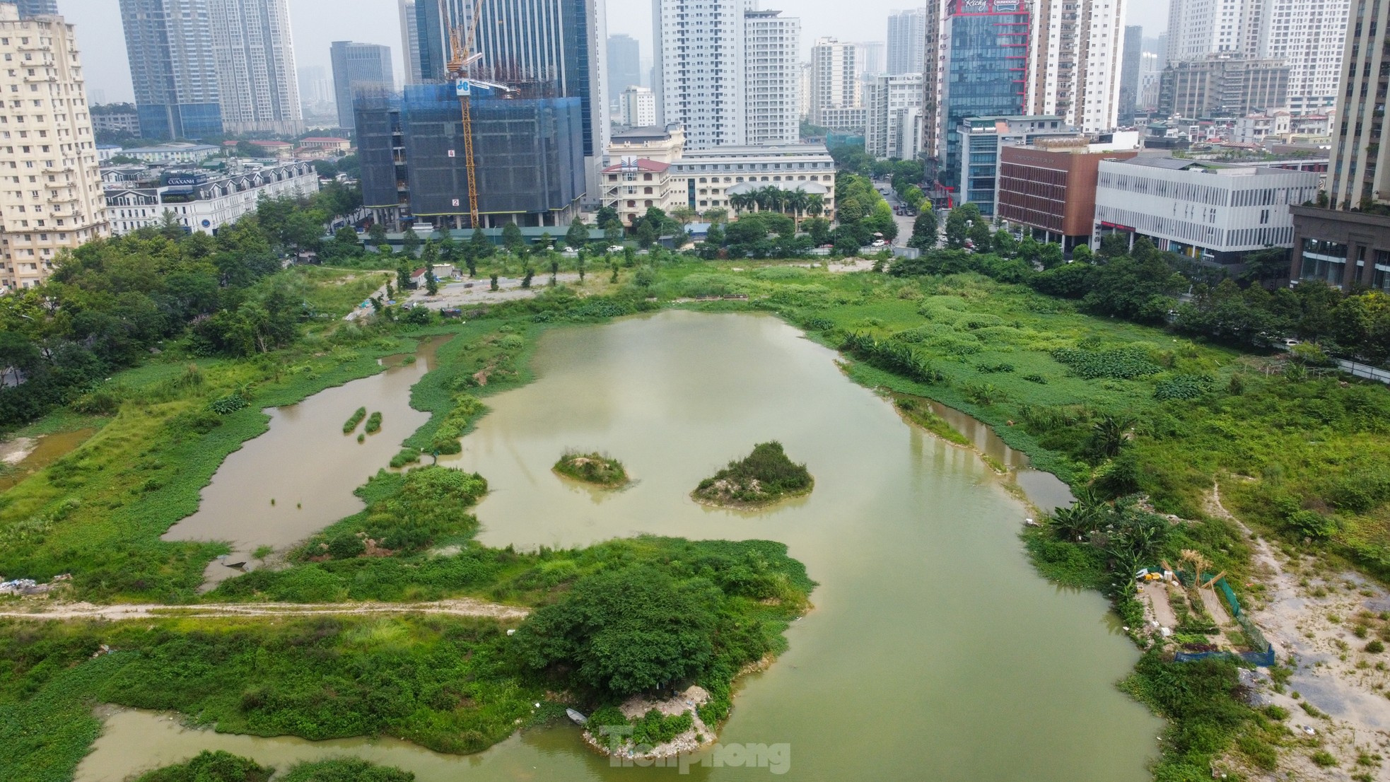 Toàn cảnh công viên hồ điều hoà nghìn tỷ ở Thủ đô bỏ hoang sau nhiều năm được khởi công - Ảnh 2.