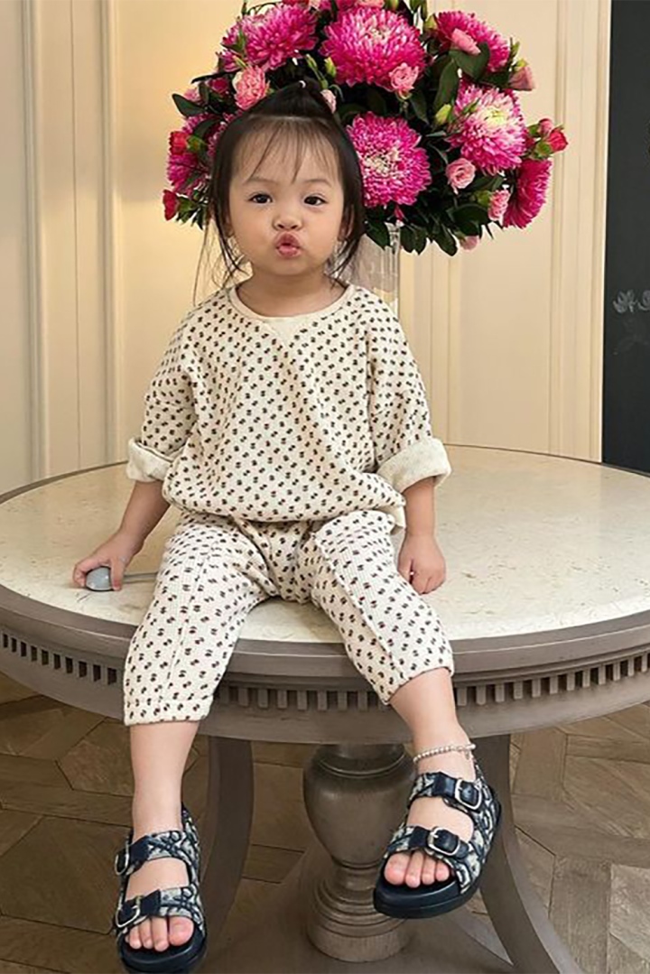 Con gái Cường Đô La - Đàm Thu Trang mới 2 tuổi đã 'dát' toàn hàng hiệu - Ảnh 13.