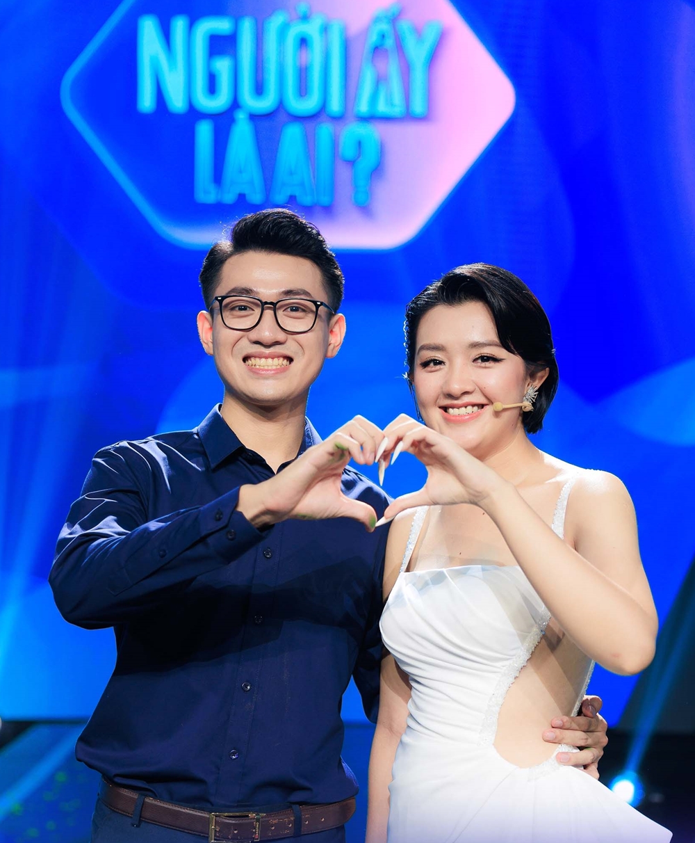 "Người ấy là ai": Chàng trai kể chuyện người yêu qua đời khiến dàn cố vấn khóc không ngừng - Ảnh 5. "Người ấy là ai": Chàng trai kể chuyện người yêu qua đời khiến dàn cố vấn khóc không ngừng - Ảnh 5.