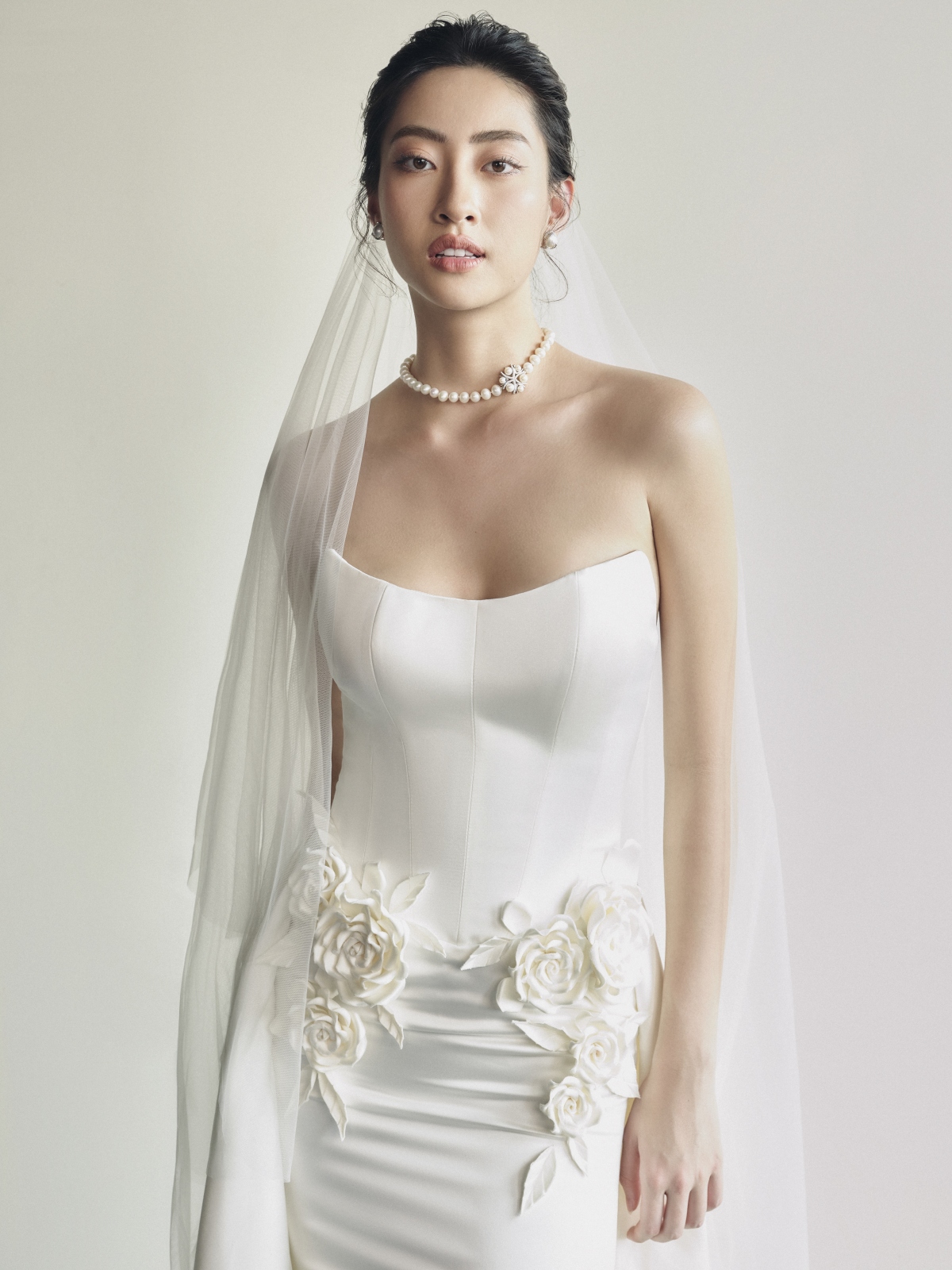 Hoa hậu Lương Thùy Linh làm cô dâu đẹp thanh khiết trong bộ ảnh mới - Ảnh 9.