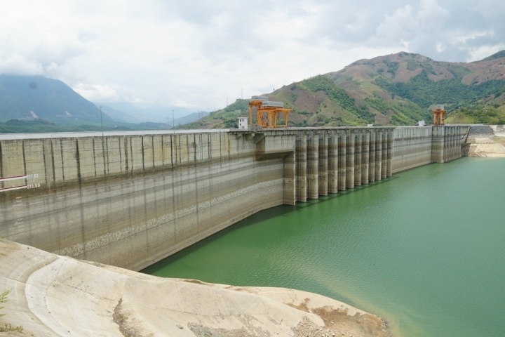 Hiện trạng mới nhất của hai nhà máy thủy điện Sơn La và Hòa Bình - Ảnh 1.